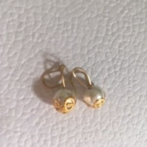 New: hypoallergenic / cotton pearl earrings